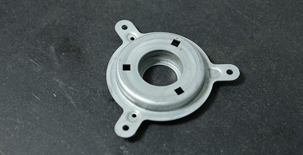 連續拉伸模具改模内旋切工藝的簡介